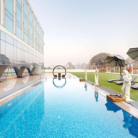 Radisson Hotel Bareilly Airport エクステリア 写真