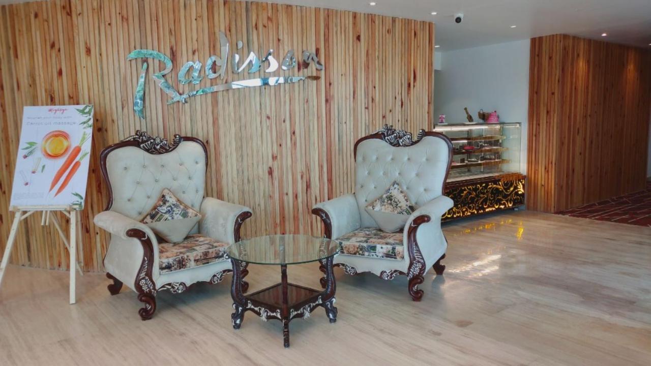 Radisson Hotel Bareilly Airport エクステリア 写真