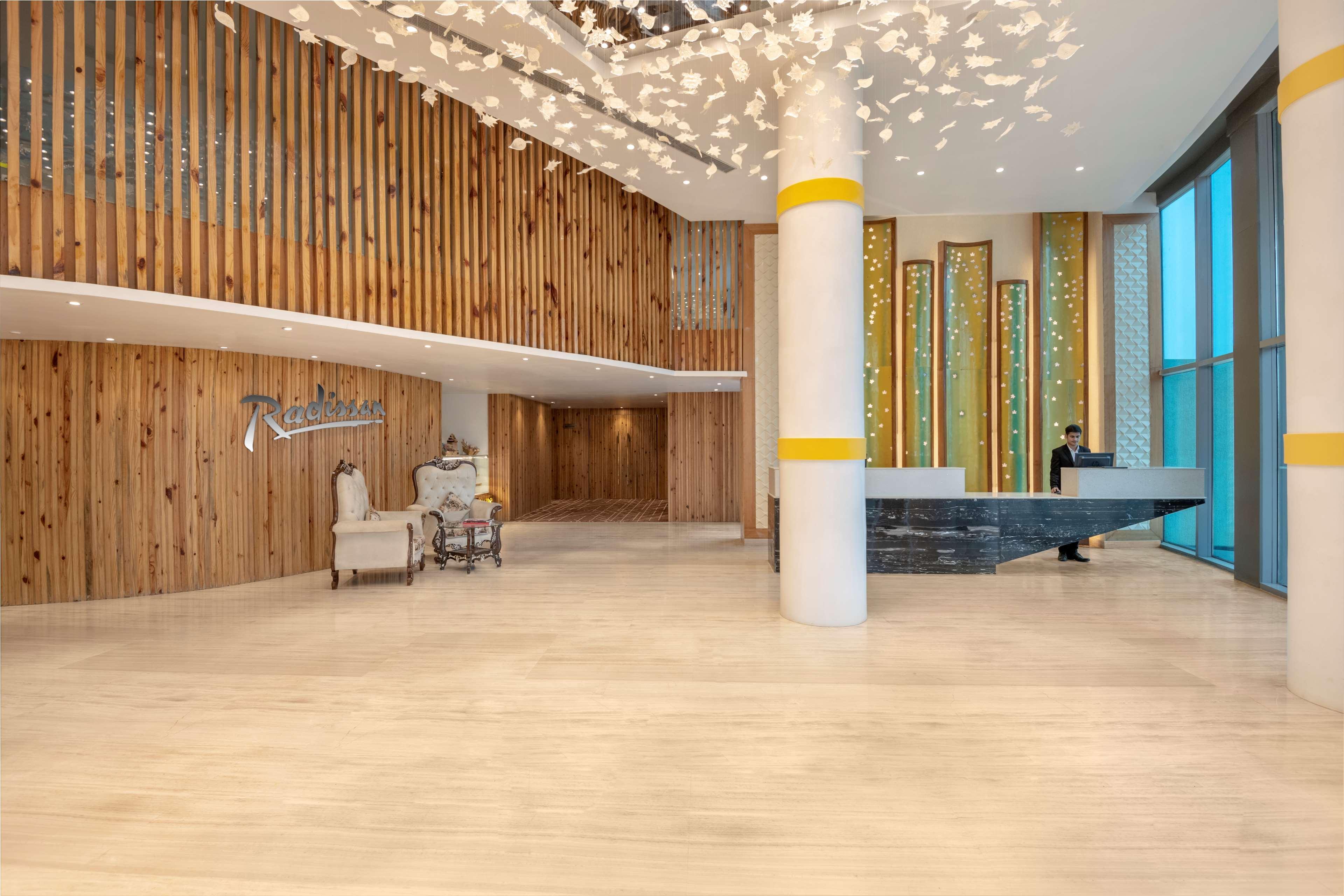 Radisson Hotel Bareilly Airport エクステリア 写真
