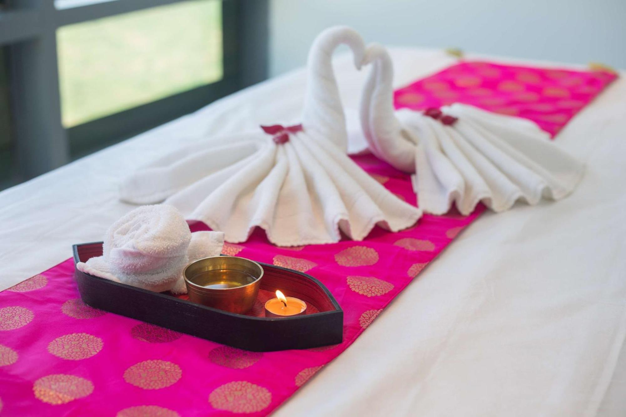 Radisson Hotel Bareilly Airport エクステリア 写真
