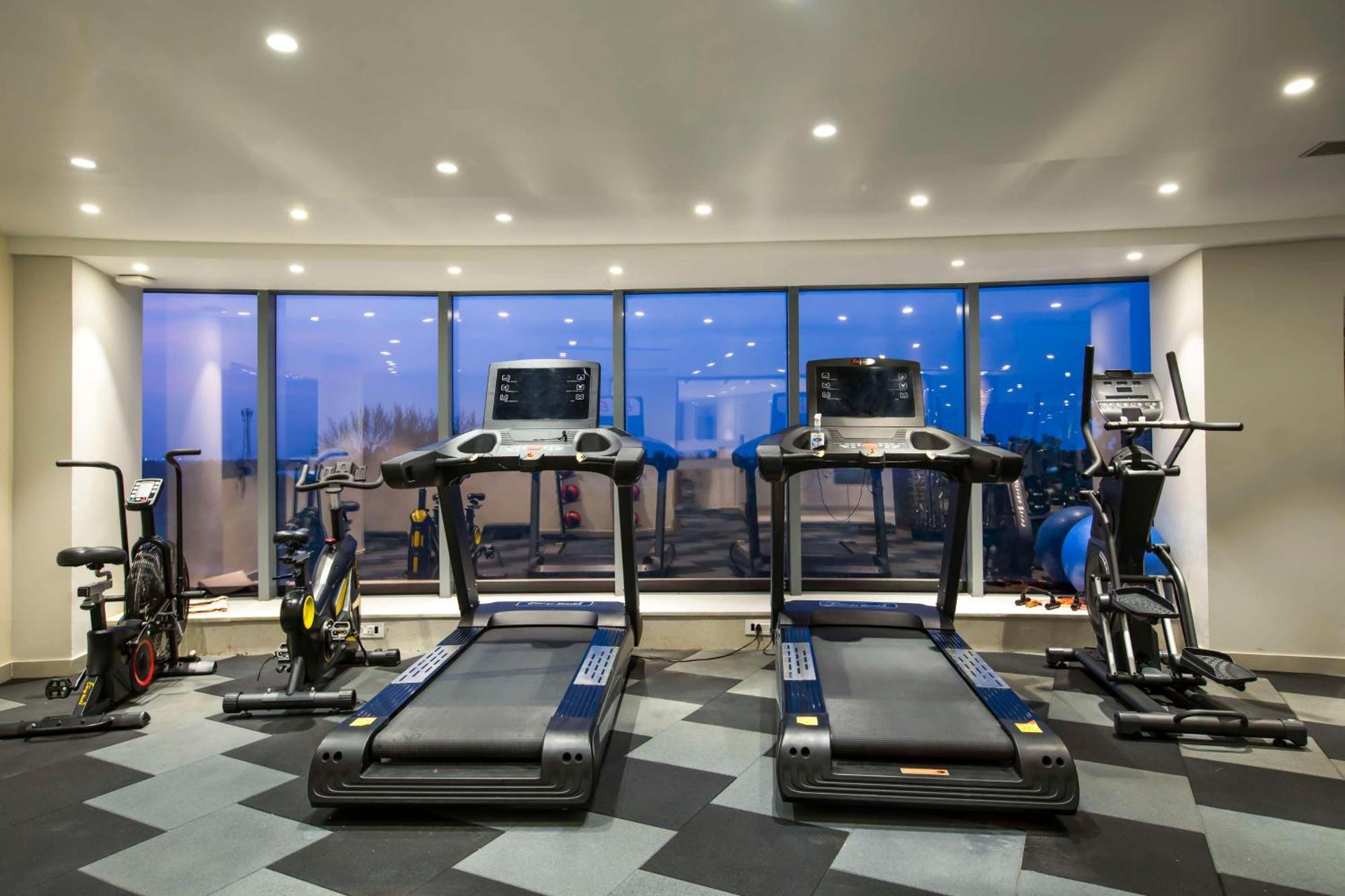 Radisson Hotel Bareilly Airport エクステリア 写真