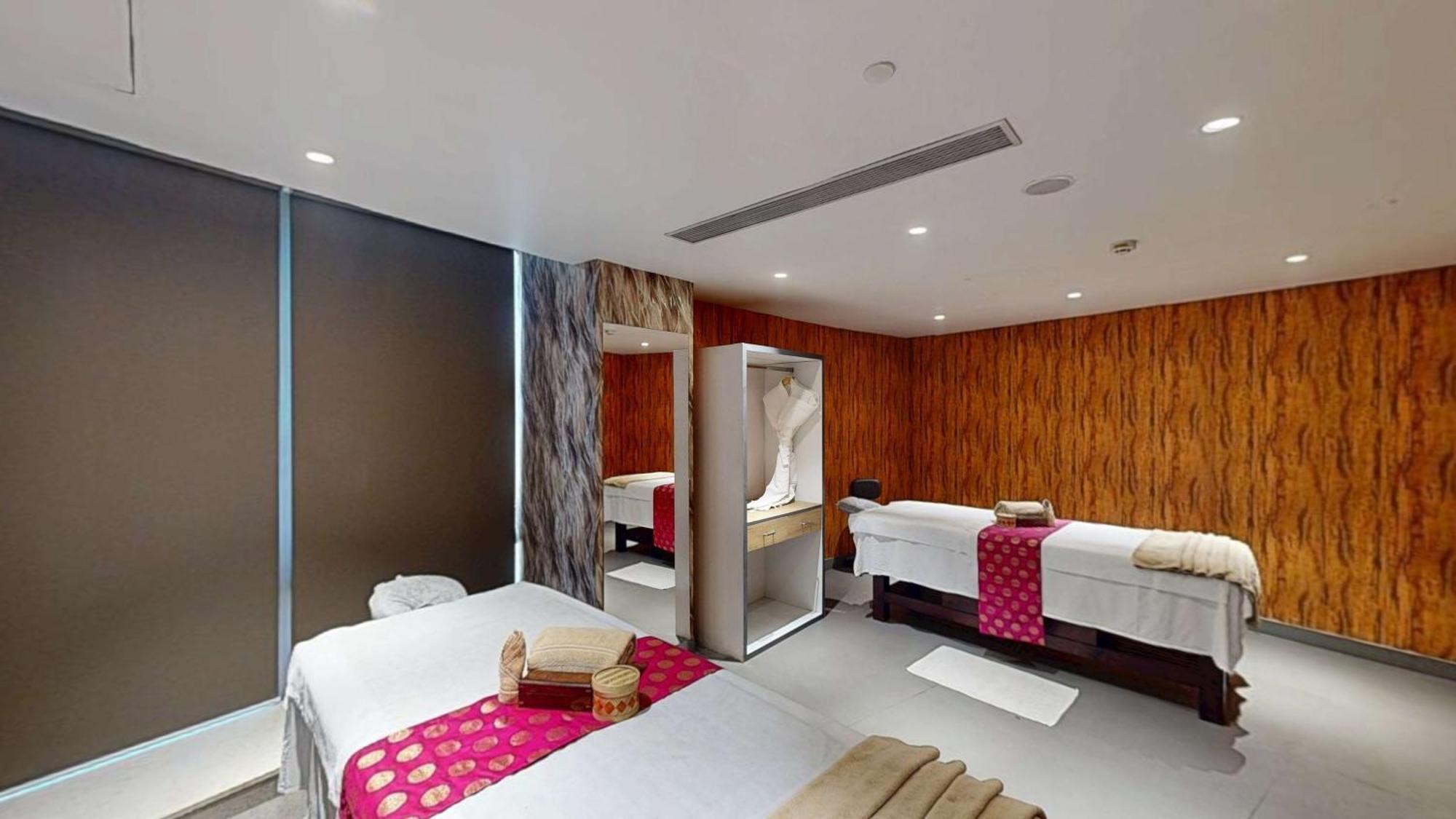 Radisson Hotel Bareilly Airport エクステリア 写真