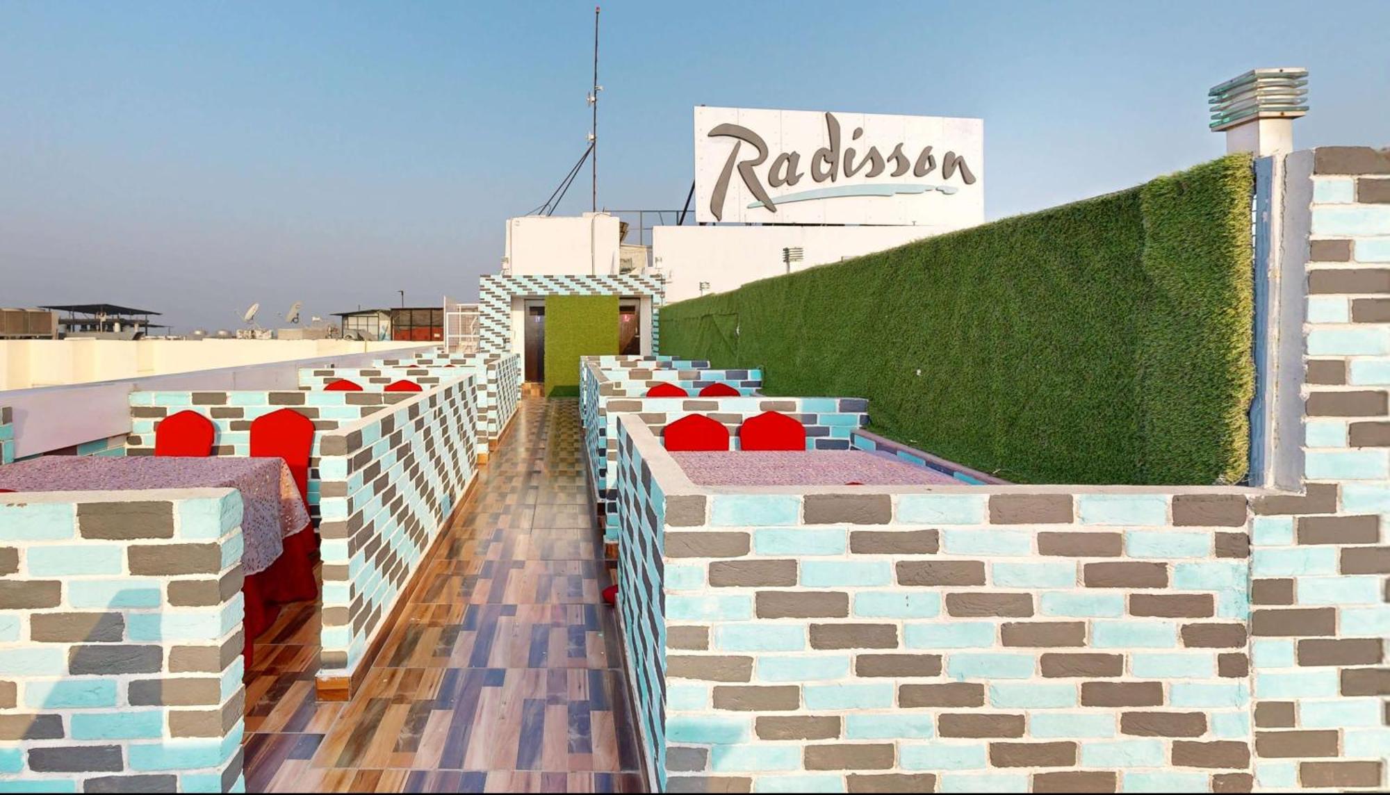 Radisson Hotel Bareilly Airport エクステリア 写真